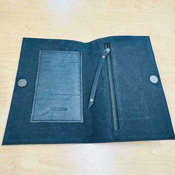 Mer-Sea Black Cowhide Travel Wallet Organizer | Preloved - Picture 4 of 7